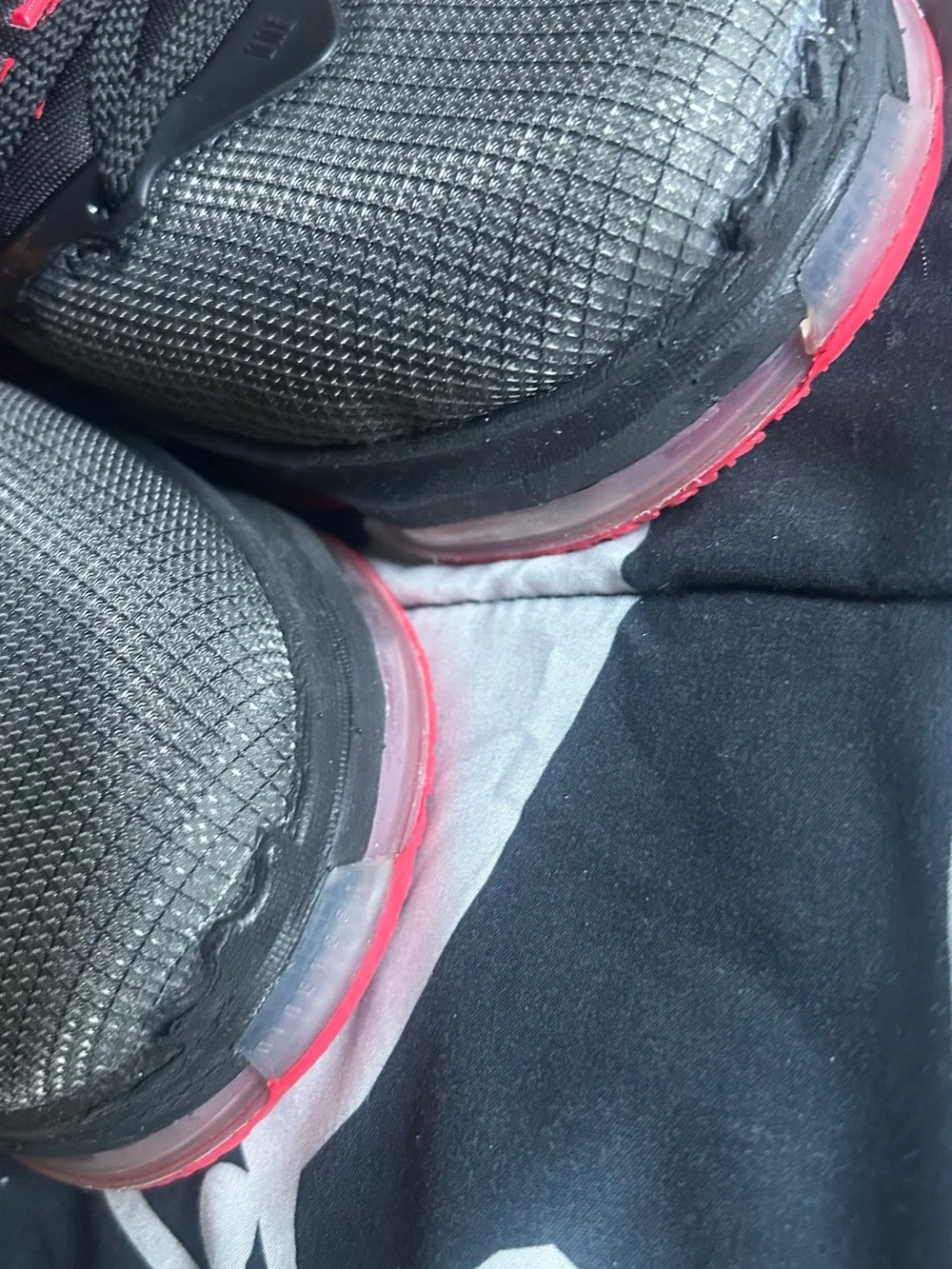 Nike LeBron 19 'Bred' basketball shoes